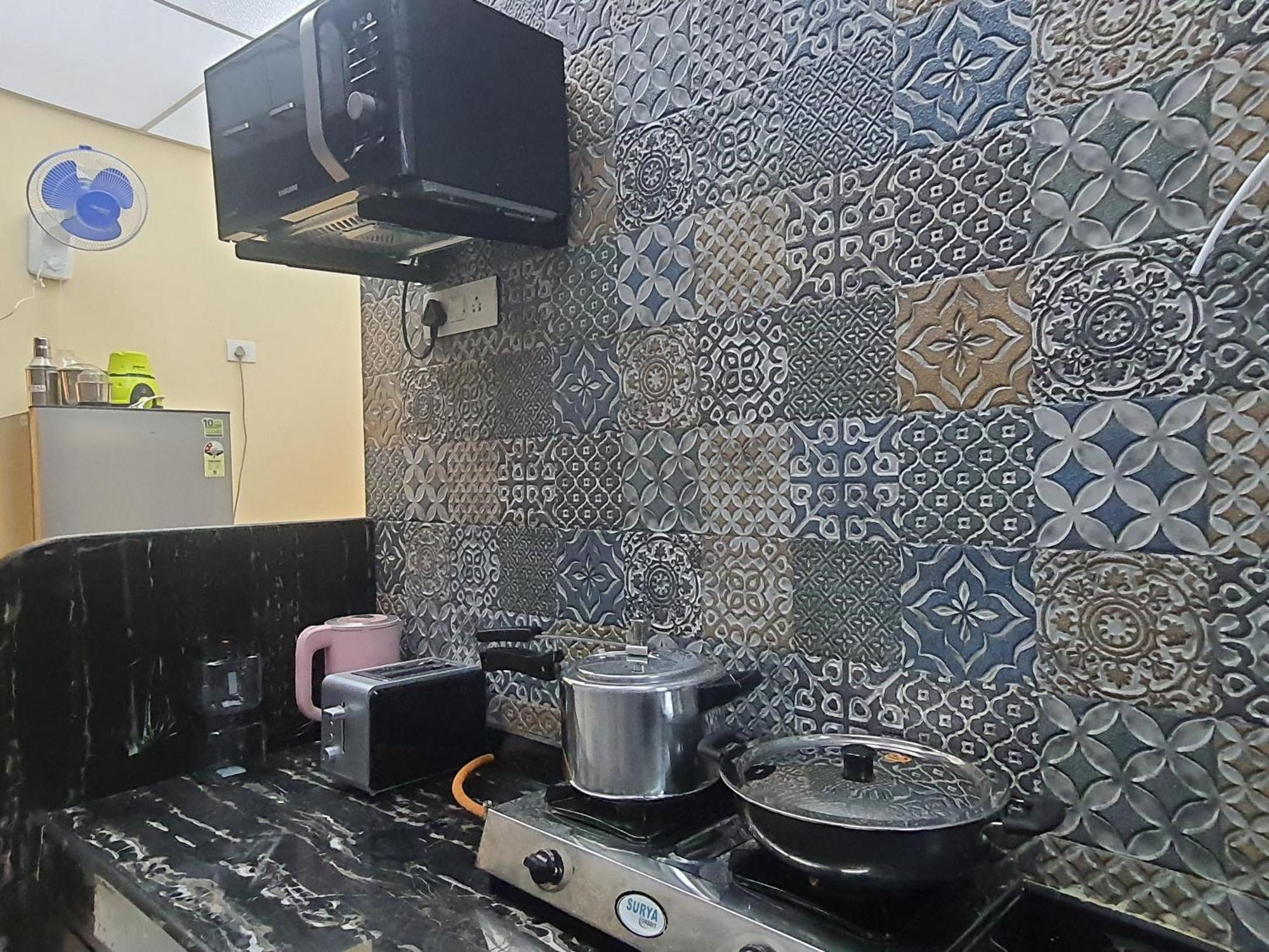 Osi Apartments Lilavati Bandra Мумбаи Номер фото